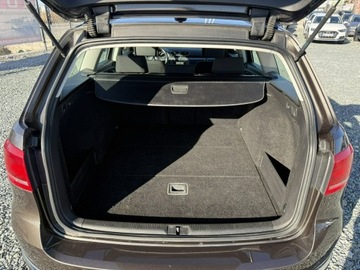 Volkswagen Passat B7 Variant 2.0 TDI CR DPF BlueMotion 140KM 2013 Volkswagen Passat 2.0TDi 140KM DSG 2013r R-Line, zdjęcie 24