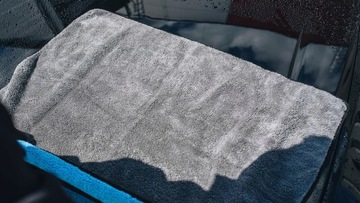 Толстое автомобильное полотенце из микрофибры БОЛЬШОЕ для сушки автомобильной краски K2 Flossy