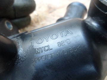 Корпус термостата Toyota Yaris 3 III 1NR 1.33 Auris 2 I термостат NTCL 82C