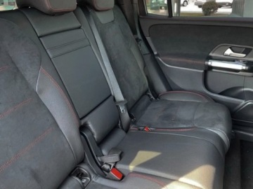 Mercedes GLB SUV 2.0 200d 150KM 2025 MERCEDES-BENZ GLB 200 d AMG Line Suv 2.0 (150KM) 2025, zdjęcie 12