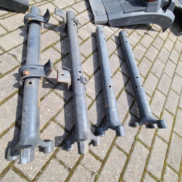 ACTROS MP 4 КРЕПЛЕНИЕ КОЛЕСНОЙ АРКИ ТРУБА КРЫЛА