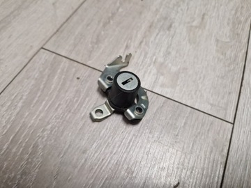 YAMAHA MT07 MT09 MT10 SEAT LOCK XSR SP TRACER INSERT