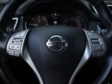 Nissan Qashqai II Crossover 1.6 dCi 130KM 2017 Nissan Qashqai 1.6 dCi, Automat, Skóra, Navi, zdjęcie 17