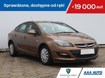 Opel Astra J Sedan 1.6 Twinport ECOTEC 115KM 2017 Opel Astra 1.6 16V, Salon Polska, 1. Właściciel