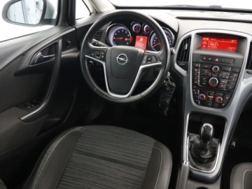 Opel Astra J Sedan 1.4 Turbo ECOTEC 140KM 2015 Opel Astra 1.4 T, Salon Polska, Skóra, Klima, zdjęcie 6
