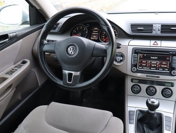 Volkswagen Passat B6 Sedan 1.4 TSI 122KM 2009 VW Passat 1.4 TSI, Salon Polska, Navi, Xenon, zdjęcie 6