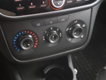 Fiat Punto Grande Punto Hatchback 5d 1.4 Start&amp;Stop 77KM 2011 Fiat Punto Evo 1.4, Salon Polska, Serwis ASO, zdjęcie 11