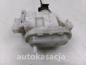 VW PASSAT B4 VZPĚRA/TLAKOVAČ CENTRÁLNÍHO ZÁMKU ZADNÍ PRAVÝ
