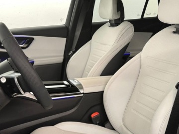 Mercedes GLC C254/X254 Coupe 2.0 220d 197KM 2026 MERCEDES-BENZ GLC 220 d 4-Matic AMG Line 2.0 (197KM) 2026, zdjęcie 3