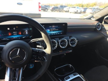 Mercedes CLA C118/X118 2024 Mercedes-Benz CLA AMG CLA 45 4MATIC 2024r. Jedyny niepowtarzalny 2.0 416KM, zdjęcie 13