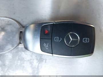 Mercedes Klasa C W205 2019 Mercedes-Benz Klasa C 2019 MERCEDES-BENZ C 300 2.0 Benzyna 255KM, zdjęcie 10