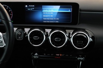 Mercedes Klasa A W177/V177 Hatchback 1.3 200 163KM 2018 Mercedes A A 200, Skóra, Navi, Klima, Klimatronic, zdjęcie 12