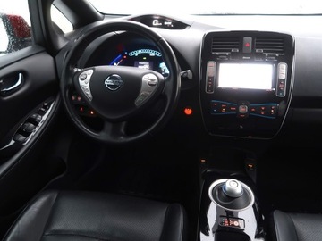 Nissan Leaf I Hatchback 5d Elektryczny 109KM 2015 Nissan Leaf 24 kWh, SoH 79%, Automat, Skóra, zdjęcie 6