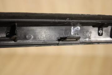 LIŠTA OKNO ČELNÍ PRAVÁ PEUGEOT 508 I