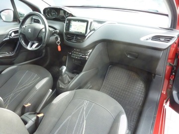 Peugeot 208 I Hatchback 5d Facelifting 1.2 PureTech 82KM 2016 Peugeot 208 ALLURE*Benzyna, zdjęcie 16