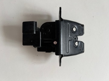 ЗАМОК КРЫШКИ БАГАЖНИКА HYUNDAI I30 KIA CEED