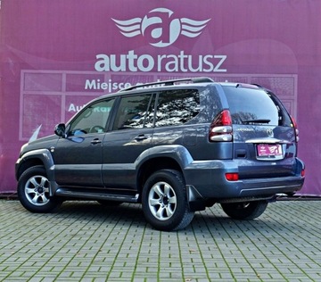 Toyota Land Cruiser IV 3.0 D-4D 173KM 2008 Toyota Land Cruiser Salon Polska. Automat. 8 osób, zdjęcie 3