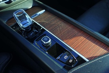 Volvo XC60 II 2023 Volvo XC 60 Bezwypadek Salon PL Ultimate Dark B5 AWD Kamera ACC FV23, zdjęcie 18