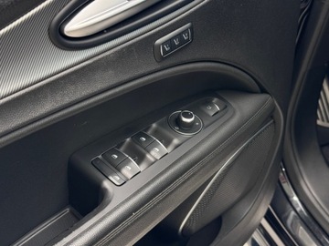 Alfa Romeo Stelvio SUV Facelifting 2.0 Turbo 280KM 2020 Alfa Romeo Stelvio Veloce Q4 / 1 właściciel / Salo, zdjęcie 19