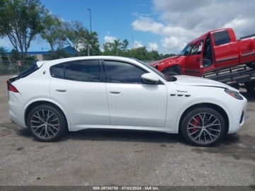 Maserati 2023 Maserati Grecale Modena, 2023r., 4x4, 2.0L 2.0 Benzyna 325KM, zdjęcie 6