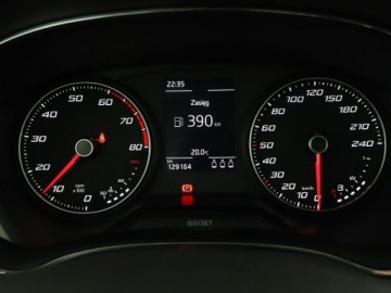 Seat Arona Crossover 1.0 EcoTSI 115KM 2018 Seat Arona klima auto (2 strefy) multifunkcja hak, zdjęcie 21