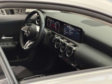 Mercedes CLA C118/X118 Coupe Facelifting 1.3 200 163KM 2024 Mercedes-Benz CLA 7G-DCT LED Kamera CarPlayAndroid Auto Podgrzewane fo, zdjęcie 35