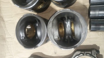 Tłoki korbowody MAN TGL TGM D0834 D0836 Komplet