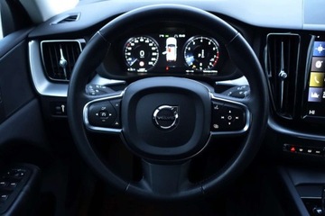Volvo XC60 II 2021 Volvo XC 60 Bezwypadek SalonPL mildHybrid Tempomat Utrz. pasa ruchu F, zdjęcie 13