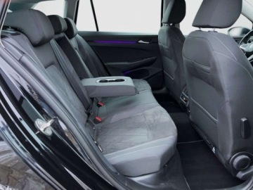 Volkswagen Golf VIII Variant 2.0 TDI 150KM 2022 Volkswagen Golf 2.0TDI 150KM Style DSG SerwisASO Acc Keyless Virtual Led F, zdjęcie 10