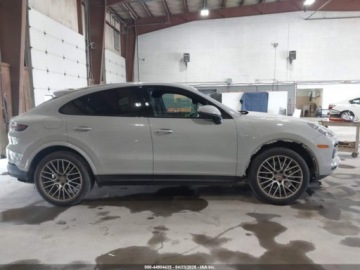 Porsche Cayenne III 2023 Porsche Cayenne Coupe Platinum Edition 2023 3.0 Benzyna 335KM, zdjęcie 5