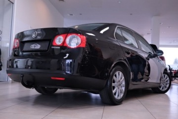 Volkswagen Jetta V 1.9 TDI 105KM 2008 Volkswagen Jetta Po wymianie rozrzadu 1.9 Diesel 105KM, zdjęcie 14