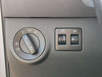 Volkswagen Caddy IV Kombi Maxi 2.0 TDI SCR BlueMotion Technology 102KM 2016 Volkswagen Caddy 2.0 TDI 102KM Maxi 7 osobowy Czujniki Parkowania Salon, zdjęcie 9