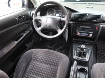 Volkswagen Passat B5 Sedan 1.9 TDI 130KM 2003 VW Passat 1.9 TDI, Klima, Klimatronic,ALU, zdjęcie 6