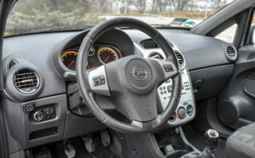 Opel Corsa D Hatchback 1.4 Twinport ECOTEC 100KM 2011 Opel Corsa 1,4 LPG Lift 2011 r. 1.4 BenzynaLPG 100KM, zdjęcie 8