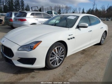 Maserati Quattroporte II 2022 Maserati Quattroporte Modena Q4 2022 3.0l 3.0 Benzyna 424KM, zdjęcie 1