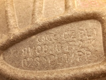 AUDI A4 B9 8W SEDAN PODBĚH ZADNÍ PRAVÉ 8W0610172K