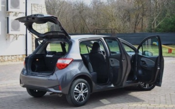 Toyota Yaris III Hatchback 5d Facelifting 2017 1.0 VVT-i 72KM 2019 Toyota Yaris GWARANCJA, 1. Rej. 2020r, Benzyna, Asystent pasa, Swietnie ut, zdjęcie 19