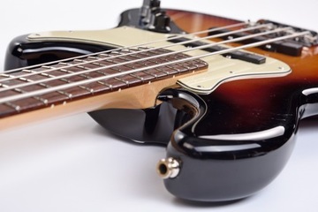 Fender American Deluxe Jazz Bass - бас-гитара