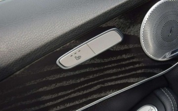 Mercedes Klasa C W205 2019 Mercedes-Benz Klasa C 2.0B AMG 265KM Navi Kamera Aktywne wydechy 123 TYS KM, zdjęcie 18