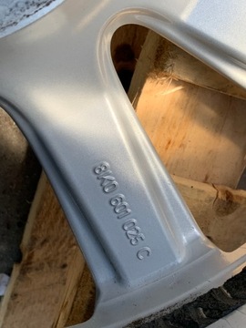 AUDI Диск Диски 8K0601025C ОРИГИНАЛ Отличное состояние