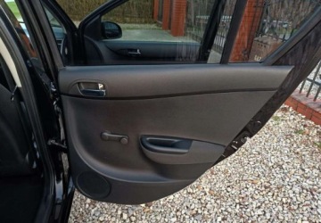 Hyundai i20 I Hatchback 5d Facelifting 1.4 CVVT 100KM 2014 Hyundai i20 2014 1.4 Benzyna 100KM Automatyczna skrzynia biegów, zdjęcie 20