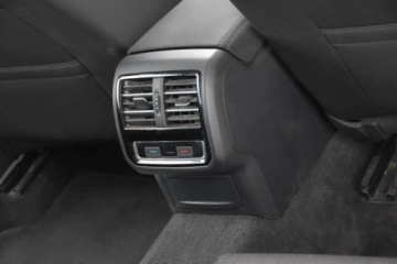 Volkswagen Passat B8 Variant 2.0 TDI 190KM 2015 Volkswagen Passat Variant VW PASSAT 2.0TDI 190KM DSG NAVI HAK Masaze Gwara, zdjęcie 31