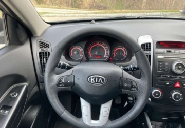 Kia Ceed I Hatchback 5d Facelifting 1.4 DOHC CVVT 90KM 2010 Kia Ceed Kia Ceed 1.4 CVVT Attract 1.4 Benzyna 90KM, zdjęcie 26