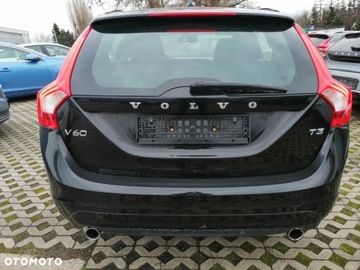 Volvo V60 I Kombi Facelifting 2.0 T3 DRIVE-E 152KM 2016 Volvo V60 I 2.0 T3 2,0, bezwypadkowy, zdjęcie 9