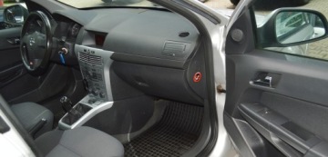 Opel Astra H Hatchback 5d 1.4 TWINPORT ecoFLEX 90KM 2011 OPEL ASTRA H 1.4 LPG, zdjęcie 31