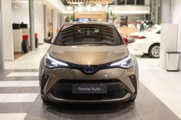Toyota C-HR I Crossover Facelifting 1.8 Hybrid 122KM 2022 Toyota C-HR 1.8 Hybrid Executive 1.8 Hybryda 122KM