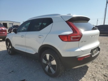 Volvo XC40 2021 Volvo XC 40 T5 Momentum, 2021r., 4x4, 2.0L 2.0 Benzyna 252KM, zdjęcie 3