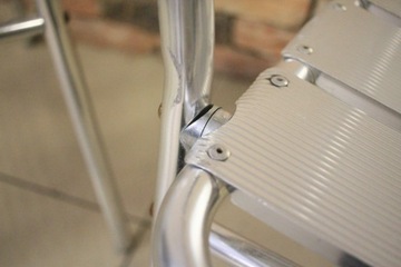 Столы для помещения/паба/ресторана + 2 стула