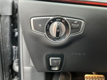 Mercedes Klasa E W213  Coupe AMG Facelifting 3.0 E53 435KM 2021 Mercedes-Benz Klasa E 3.0 benzyna 435 KM E 53 AMG 4 matic NISKI PRZEBI, zdjęcie 33