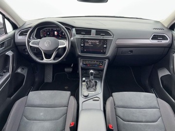 Volkswagen Tiguan II SUV Facelifting 2.0 TDI 200KM 2022 Volkswagen Tiguan 2.0TDI 200KM Elegance DSG 4x4 SerwisASO Acc Matrix Kessy, zdjęcie 18